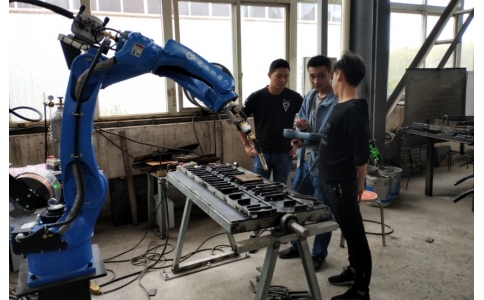 高速公路收缩缝焊接