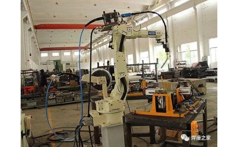焊接机器人大量投入使用！焊工的未来何在？